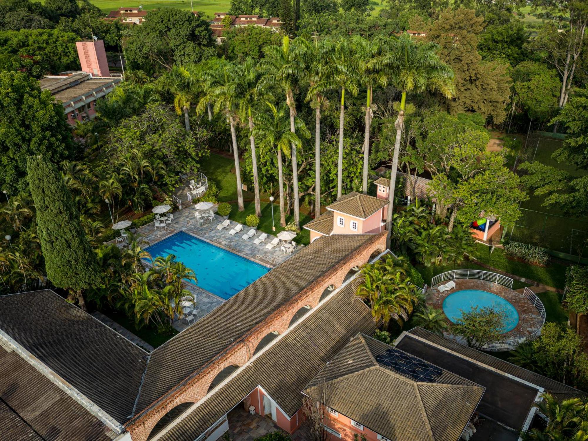 Carlton Suites ليميرا المظهر الخارجي الصورة
